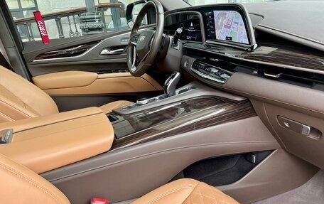 Cadillac Escalade V, 2021 год, 11 000 000 рублей, 29 фотография
