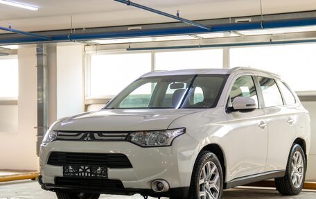 Mitsubishi Outlander III рестайлинг 3, 2013 год, 1 200 000 рублей, 3 фотография