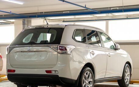 Mitsubishi Outlander III рестайлинг 3, 2013 год, 1 200 000 рублей, 4 фотография