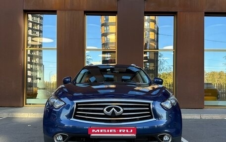 Infiniti QX70, 2016 год, 2 450 000 рублей, 2 фотография