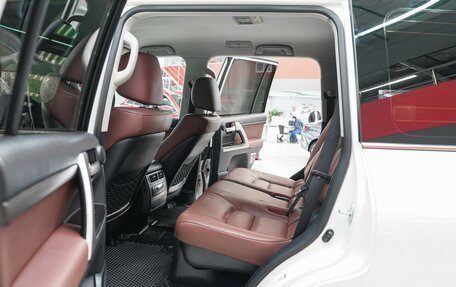 Toyota Land Cruiser 200, 2016 год, 4 699 000 рублей, 7 фотография