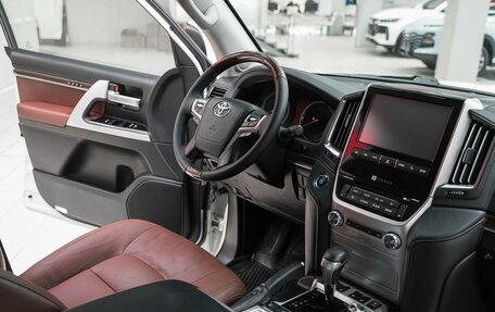 Toyota Land Cruiser 200, 2016 год, 4 699 000 рублей, 15 фотография
