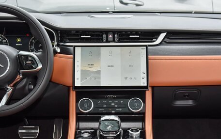 Jaguar XF II, 2024 год, 5 270 000 рублей, 10 фотография