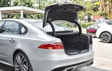 Jaguar XF II, 2024 год, 5 270 000 рублей, 26 фотография