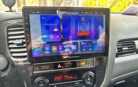 Mitsubishi Outlander III рестайлинг 3, 2020 год, 2 000 000 рублей, 9 фотография