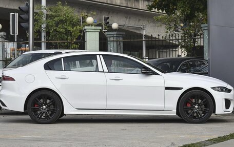 Jaguar XE I рестайлинг, 2024 год, 3 844 000 рублей, 8 фотография