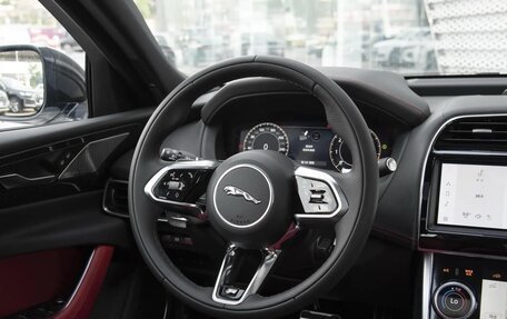 Jaguar XE I рестайлинг, 2024 год, 3 844 000 рублей, 11 фотография