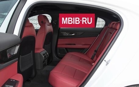 Jaguar XE I рестайлинг, 2024 год, 3 844 000 рублей, 16 фотография