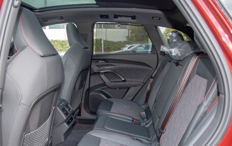 Audi Q5, 2025 год, 10 000 000 рублей, 14 фотография