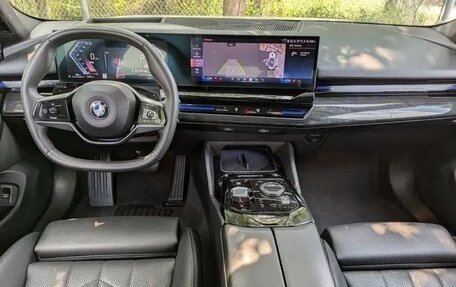 BMW 5 серия, 2024 год, 5 400 000 рублей, 21 фотография