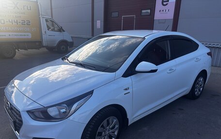 Hyundai Solaris II рестайлинг, 2019 год, 1 350 000 рублей, 4 фотография