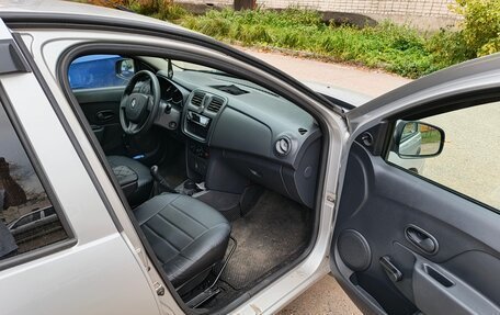 Renault Logan II, 2015 год, 560 000 рублей, 10 фотография