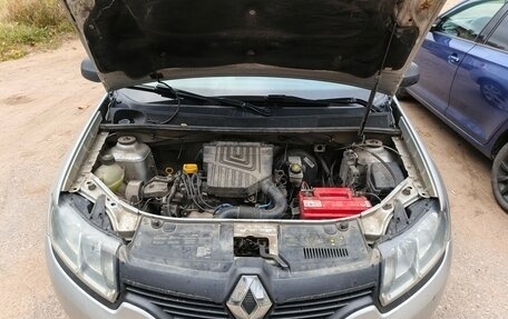 Renault Logan II, 2015 год, 560 000 рублей, 11 фотография