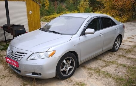 Toyota Camry, 2008 год, 600 000 рублей, 2 фотография