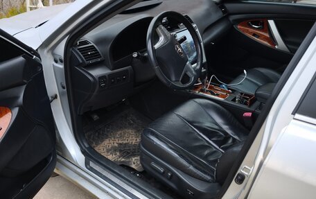 Toyota Camry, 2008 год, 600 000 рублей, 16 фотография