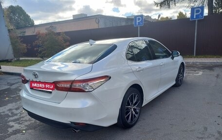 Toyota Camry, 2021 год, 3 800 000 рублей, 6 фотография