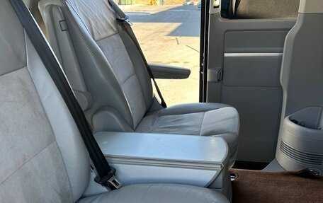 Volkswagen Multivan T5, 2012 год, 2 450 000 рублей, 17 фотография