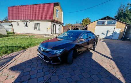 Toyota Camry, 2017 год, 2 400 000 рублей, 5 фотография