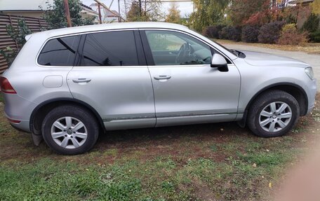 Volkswagen Touareg III, 2011 год, 1 750 000 рублей, 3 фотография