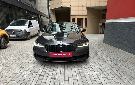 BMW 5 серия, 2020 год, 3 600 000 рублей, 2 фотография
