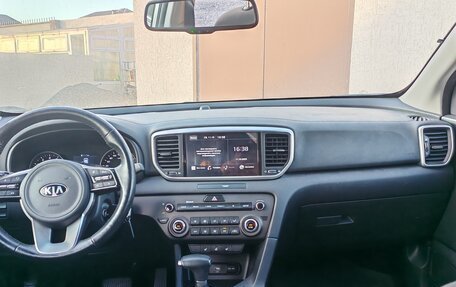 KIA Sportage IV рестайлинг, 2021 год, 2 300 000 рублей, 6 фотография