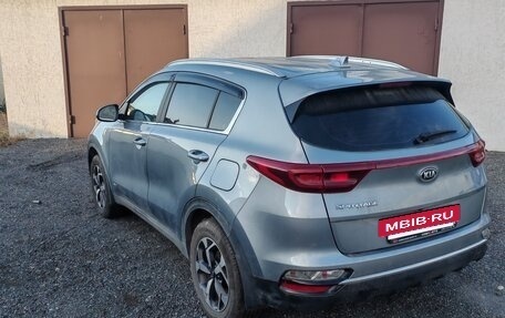 KIA Sportage IV рестайлинг, 2021 год, 2 300 000 рублей, 4 фотография