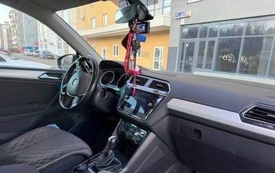 Volkswagen Tiguan II, 2018 год, 2 300 000 рублей, 1 фотография