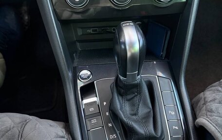 Volkswagen Tiguan II, 2018 год, 2 300 000 рублей, 11 фотография