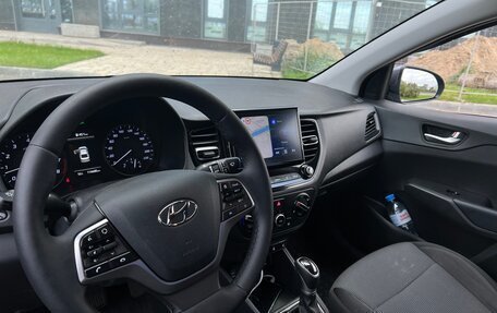 Hyundai Solaris II рестайлинг, 2021 год, 1 700 000 рублей, 8 фотография
