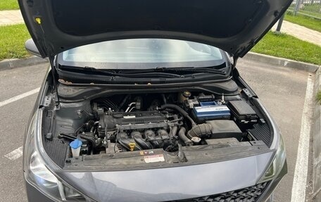 Hyundai Solaris II рестайлинг, 2021 год, 1 700 000 рублей, 4 фотография