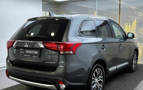 Mitsubishi Outlander III рестайлинг 3, 2018 год, 1 599 000 рублей, 6 фотография