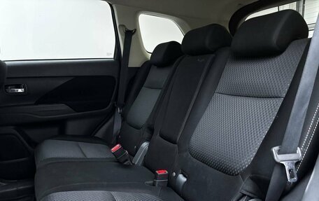 Mitsubishi Outlander III рестайлинг 3, 2018 год, 1 599 000 рублей, 15 фотография