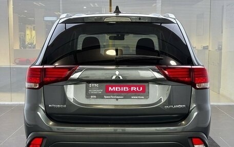 Mitsubishi Outlander III рестайлинг 3, 2018 год, 1 599 000 рублей, 7 фотография