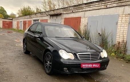 Mercedes-Benz C-Класс, 2005 год, 550 000 рублей, 2 фотография