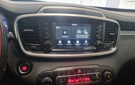KIA Sorento III Prime рестайлинг, 2018 год, 1 900 000 рублей, 16 фотография