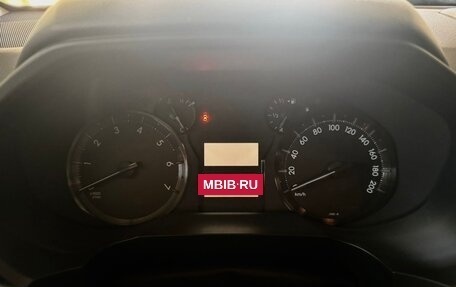 Toyota Land Cruiser Prado 150 рестайлинг 2, 2018 год, 5 350 000 рублей, 3 фотография