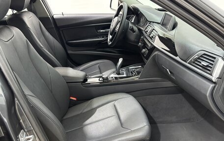 BMW 3 серия, 2018 год, 1 700 000 рублей, 13 фотография