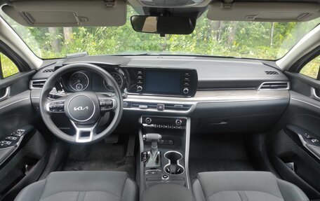 KIA K5, 2022 год, 2 300 000 рублей, 11 фотография
