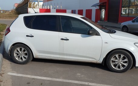 KIA cee'd I рестайлинг, 2010 год, 670 000 рублей, 1 фотография