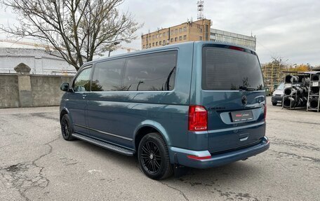 Volkswagen Caravelle T6 рестайлинг, 2017 год, 3 280 000 рублей, 7 фотография