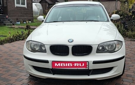 BMW 1 серия, 2008 год, 750 000 рублей, 2 фотография