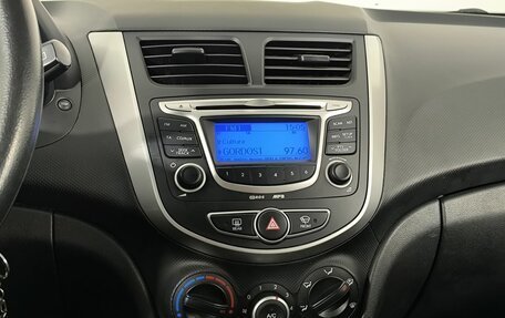 Hyundai Solaris II рестайлинг, 2013 год, 840 000 рублей, 17 фотография