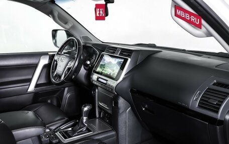 Toyota Land Cruiser Prado 150 рестайлинг 2, 2019 год, 4 147 000 рублей, 14 фотография