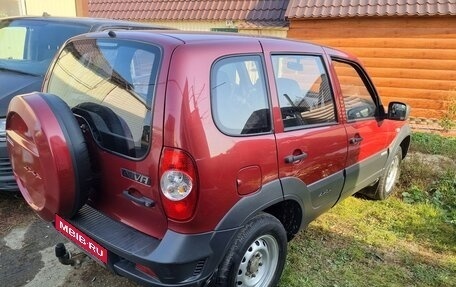 Chevrolet Niva I рестайлинг, 2013 год, 550 000 рублей, 2 фотография