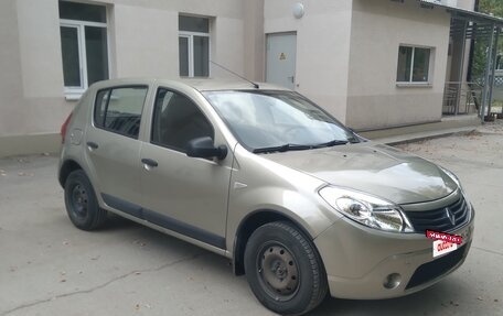 Renault Sandero I, 2013 год, 520 000 рублей, 2 фотография