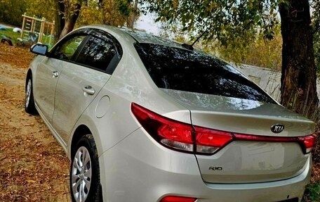 KIA Rio IV, 2018 год, 1 380 000 рублей, 4 фотография