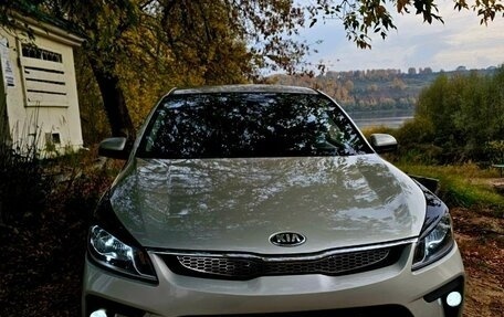 KIA Rio IV, 2018 год, 1 380 000 рублей, 2 фотография