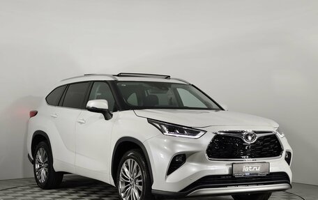 Toyota Highlander, 2023 год, 6 690 000 рублей, 3 фотография