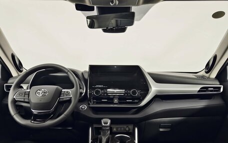 Toyota Highlander, 2023 год, 6 690 000 рублей, 12 фотография