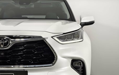 Toyota Highlander, 2023 год, 6 690 000 рублей, 32 фотография